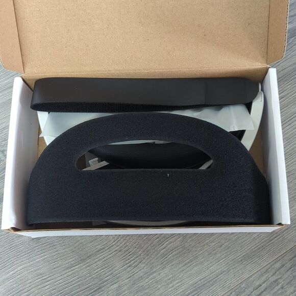 Adjustable Head Strap for Meta Quest 3 - Black and White - Picture 2 of 5